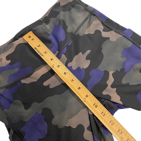 ATHLETA//Ultimate Stash Pocket Camo Camouflage 7/8 Tight Medium - Picture 11 of 12